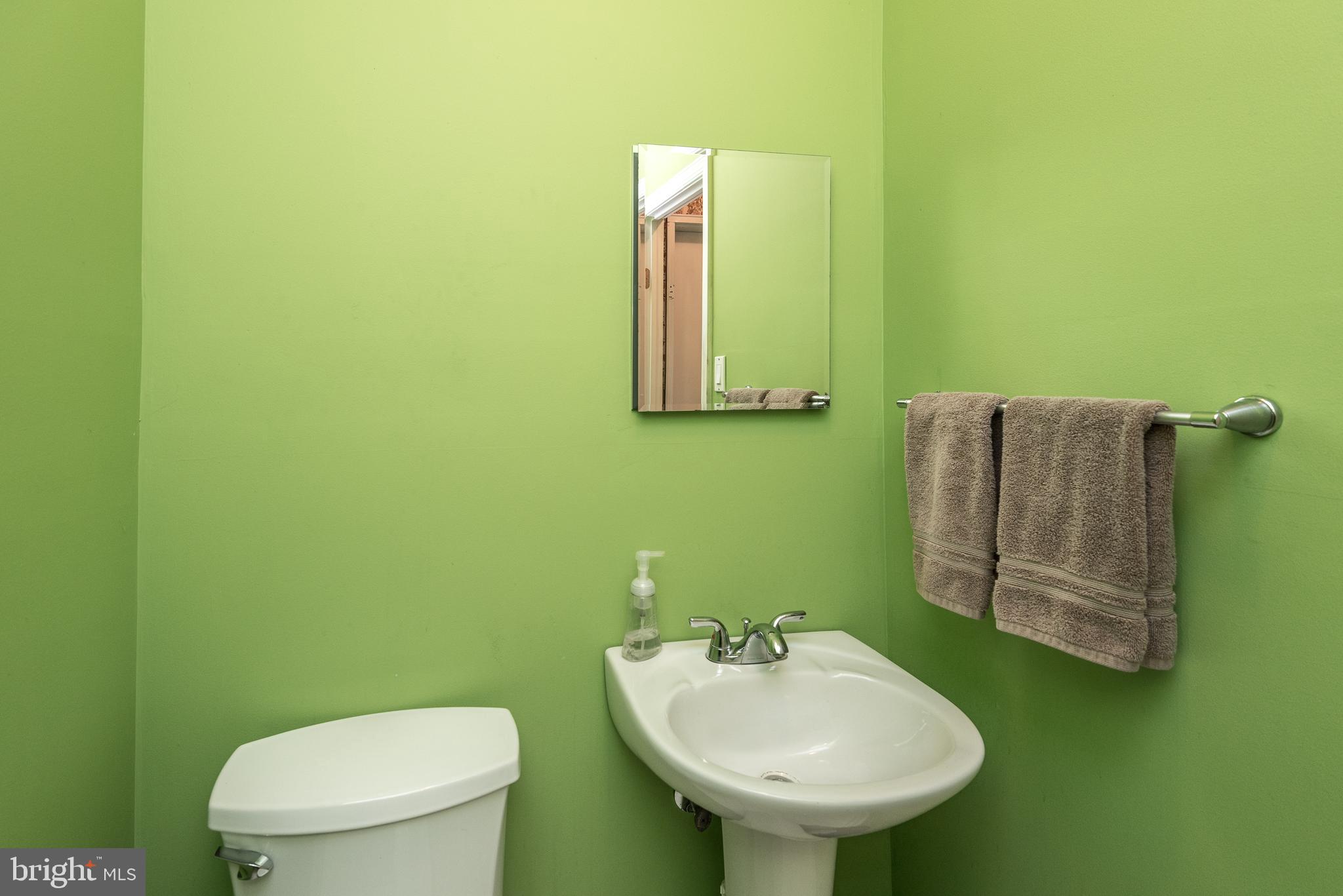 515 Overlook Drive Warminster, PA 18974 - Photo 32 of 54 Powder Room