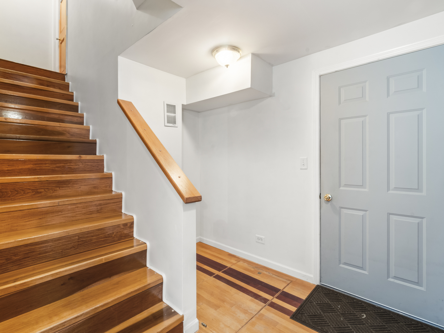 225 Stratford Road Des Plaines, IL 60016 - Photo 22 of 58 Gallery Image 22