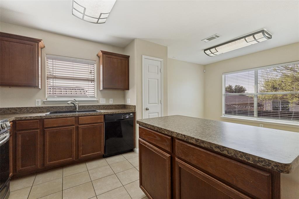 192 Buffalo Ridge Road Newark, TX 76071 - Photo 13 of 33 Island Kitchen