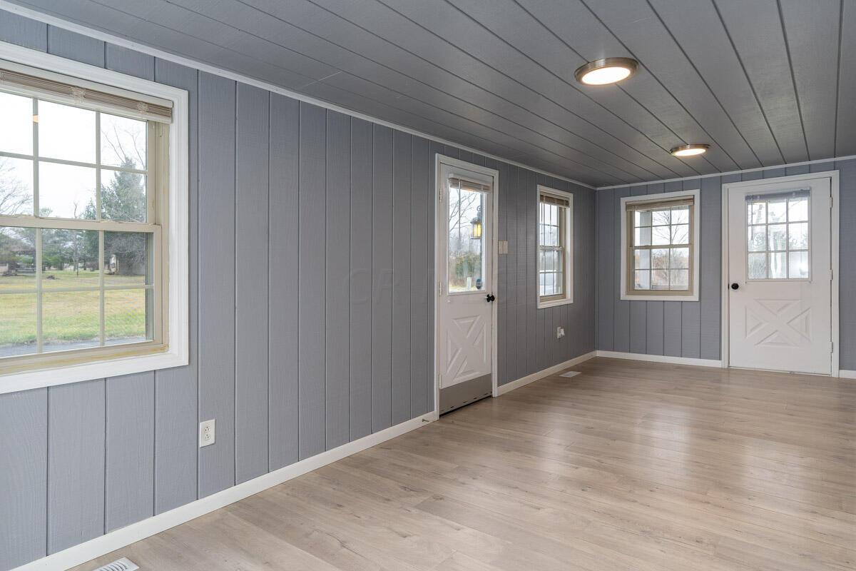 9050 Geirich Road Galloway, OH 43119 - Photo 16 of 28 Sunroom