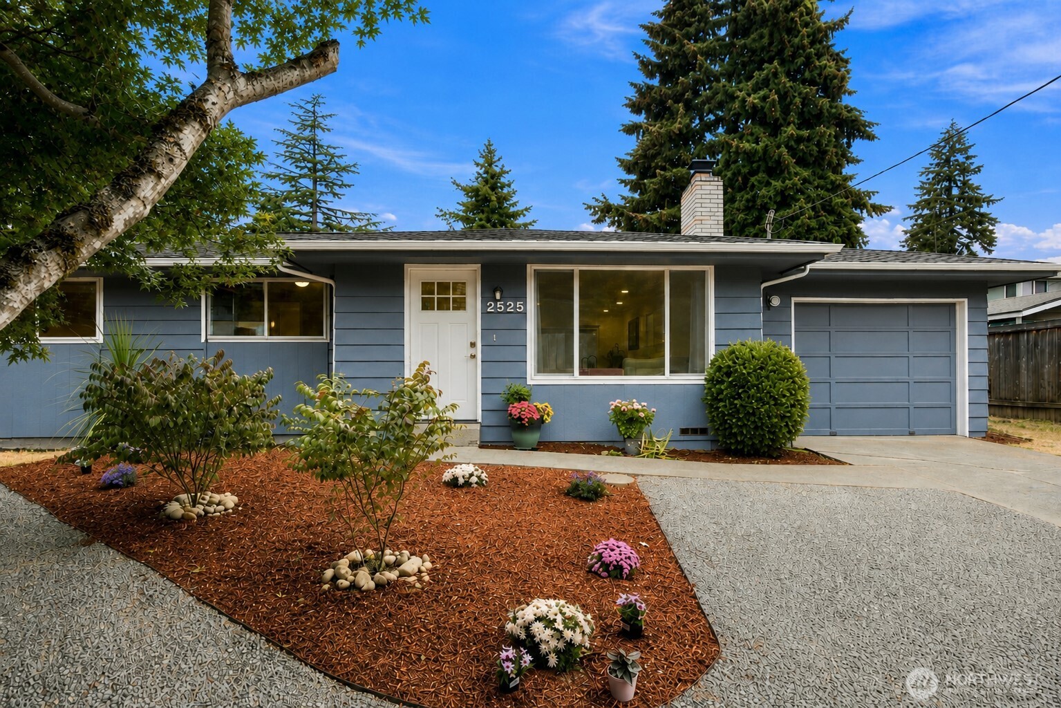 2525 Edmonds Avenue Northeast Renton, WA 98056 - Photo 2 of 18 Gallery Image 2