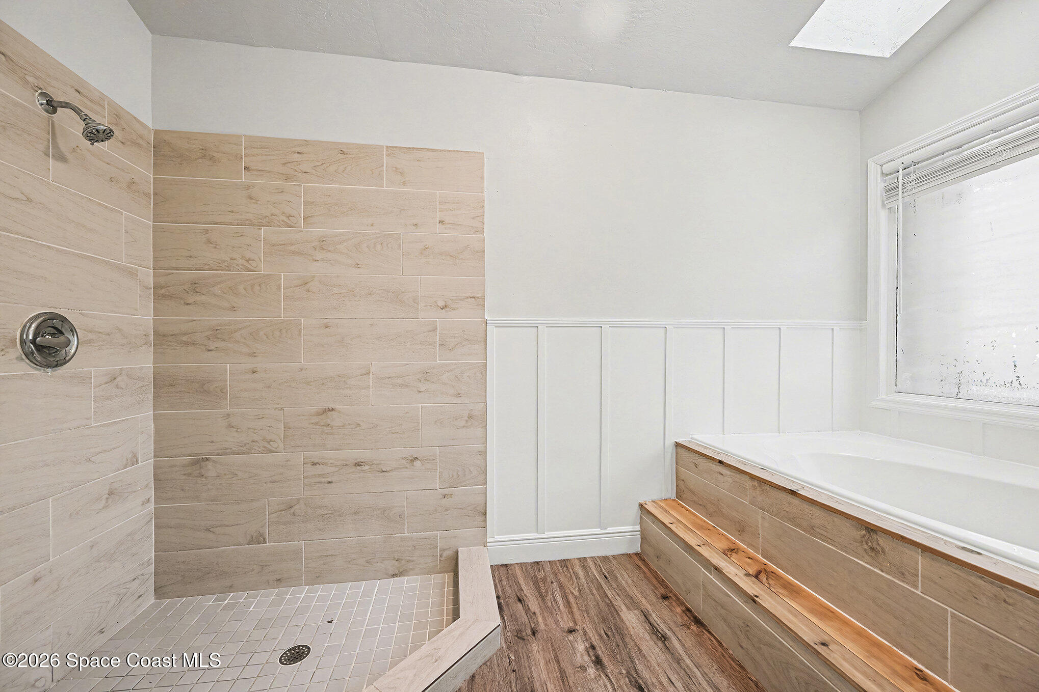 110 Cardinal Drive Sebastian, FL 32958 - Photo 9 of 23 a bathroom with a bathtub