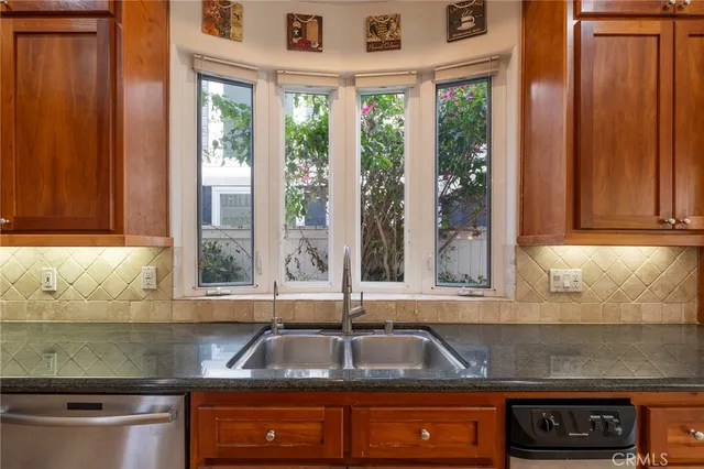 $10,000 | 1300 Elm Avenue, Manhattan Beach, CA 90266