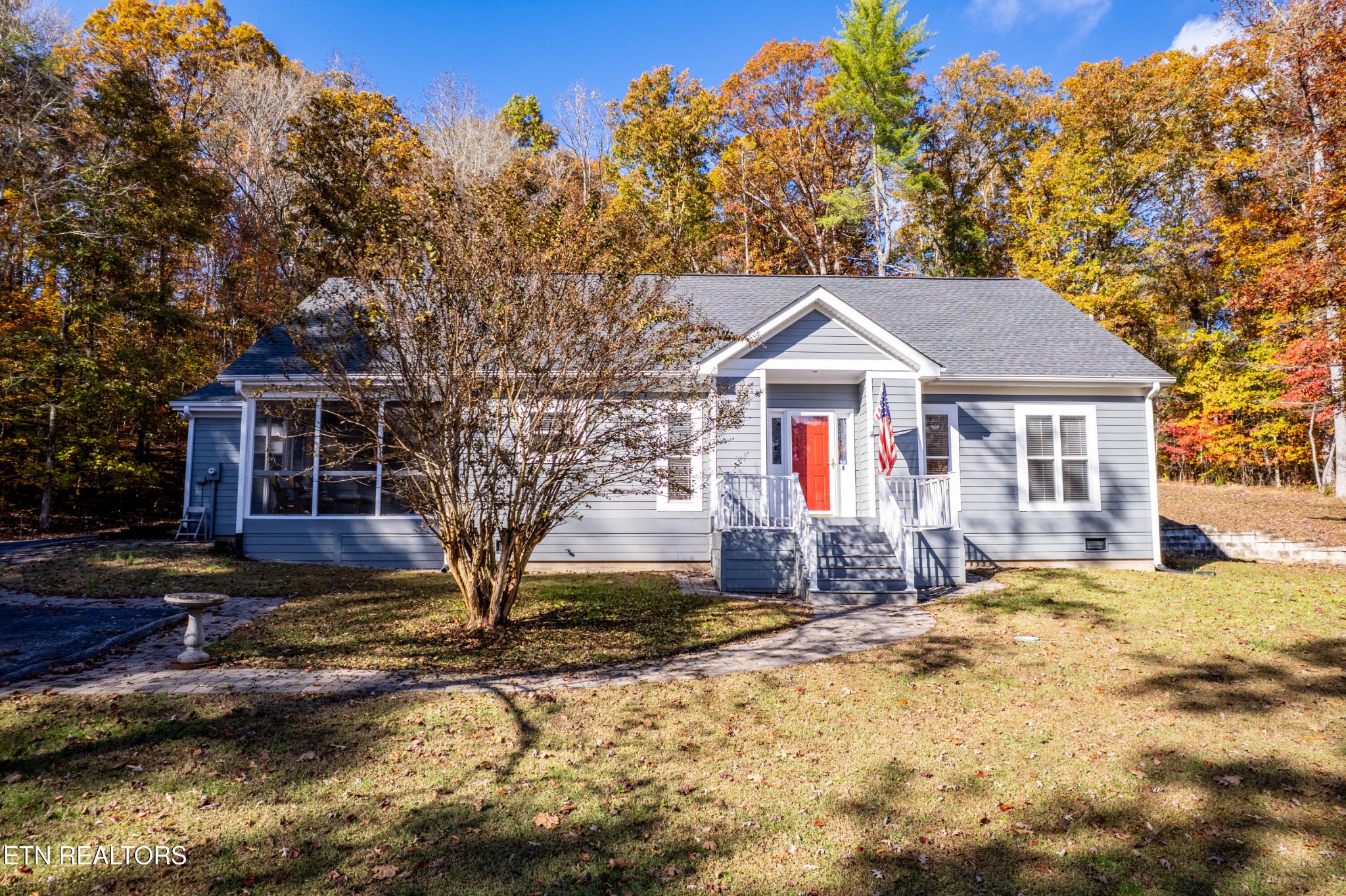216 Peninsula Road Harriman, TN 37748 - Photo 1 of 46 Gallery Image 1