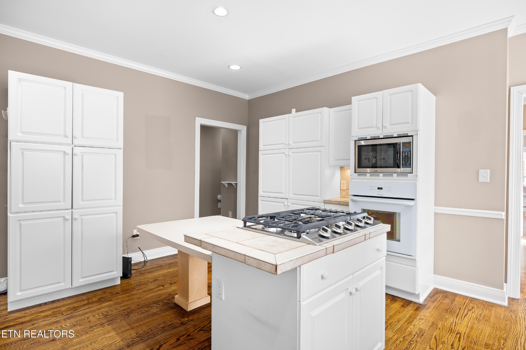216 Peninsula Road Harriman, TN 37748 - Photo 11 of 46 Gallery Image 11