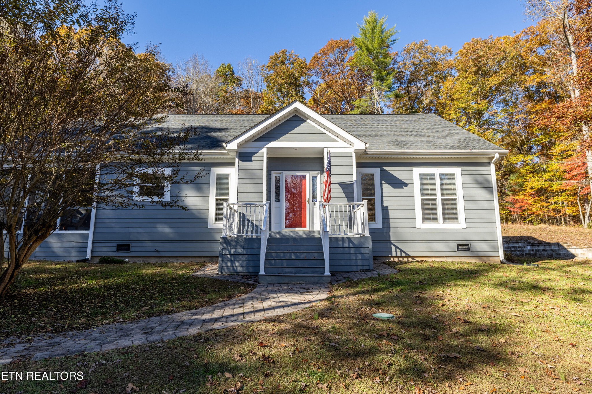 216 Peninsula Road Harriman, TN 37748 - Photo 4 of 46 Gallery Image 4