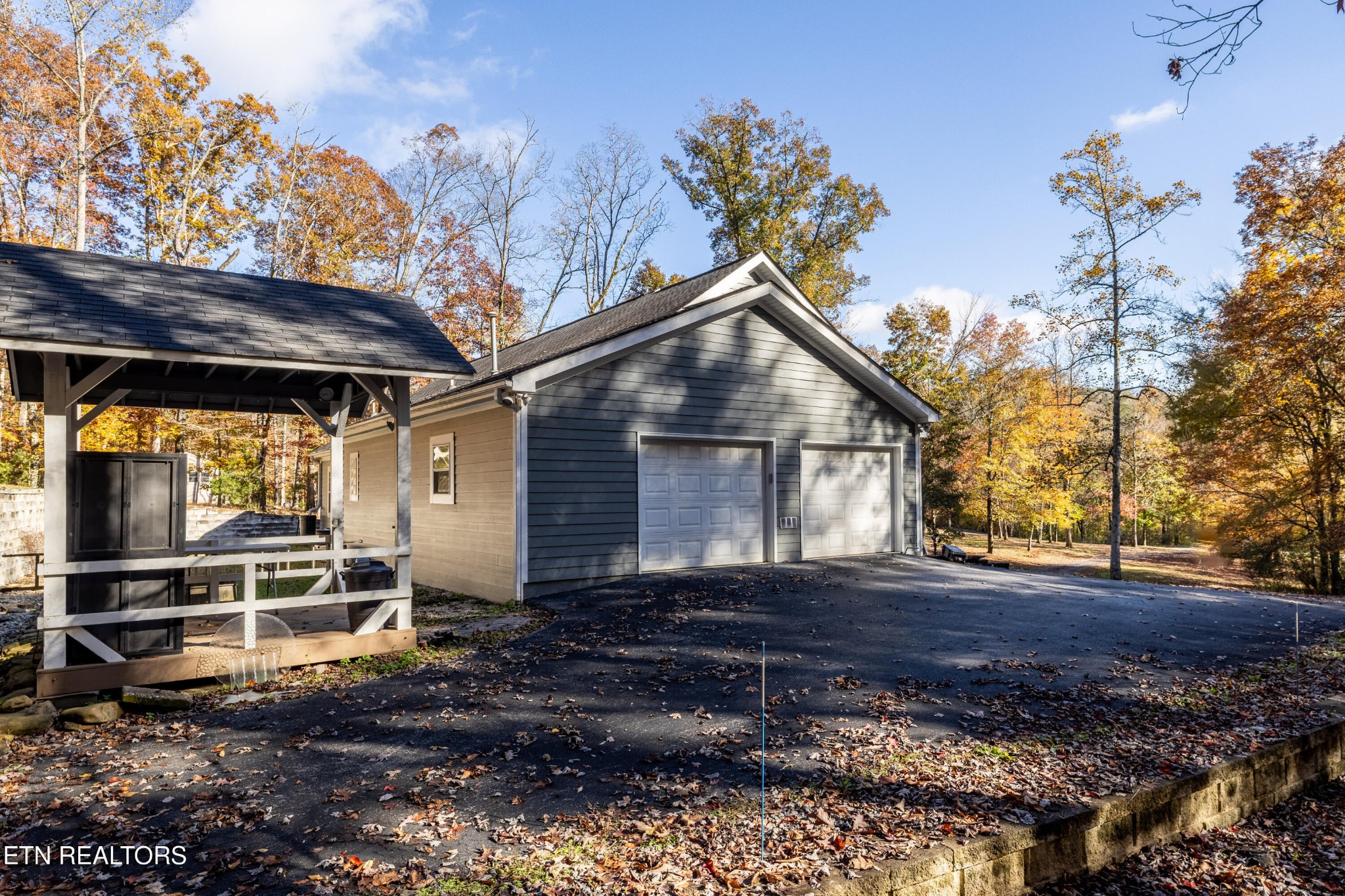 216 Peninsula Road Harriman, TN 37748 - Photo 8 of 46 Gallery Image 8
