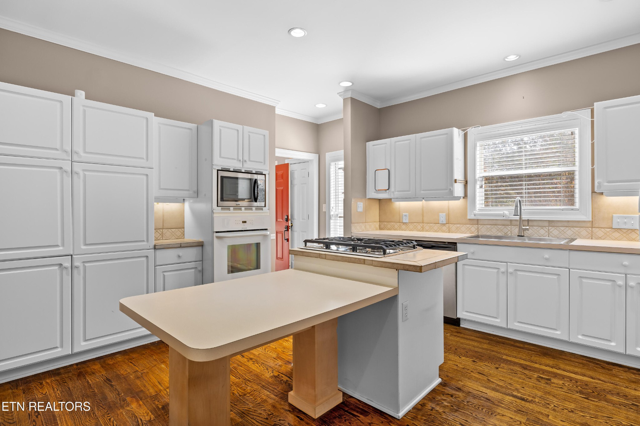 216 Peninsula Road Harriman, TN 37748 - Photo 10 of 46 Gallery Image 10