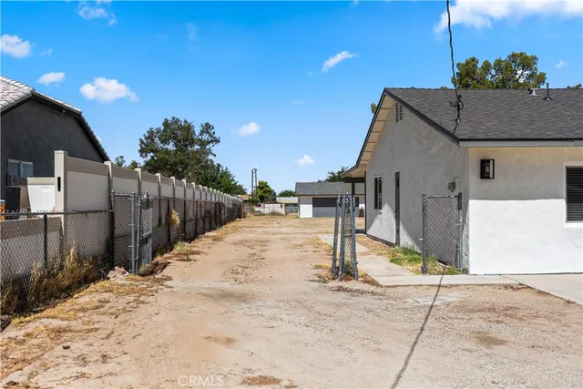 $499,900 | 14804 Live Oak Street, Hesperia, CA 92345