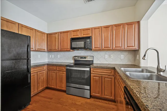 $315,000 | 12707 Boheme Drive, Unit 1304, Houston, TX 77024