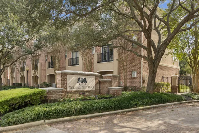 $315,000 | 12707 Boheme Drive, Unit 1304, Houston, TX 77024