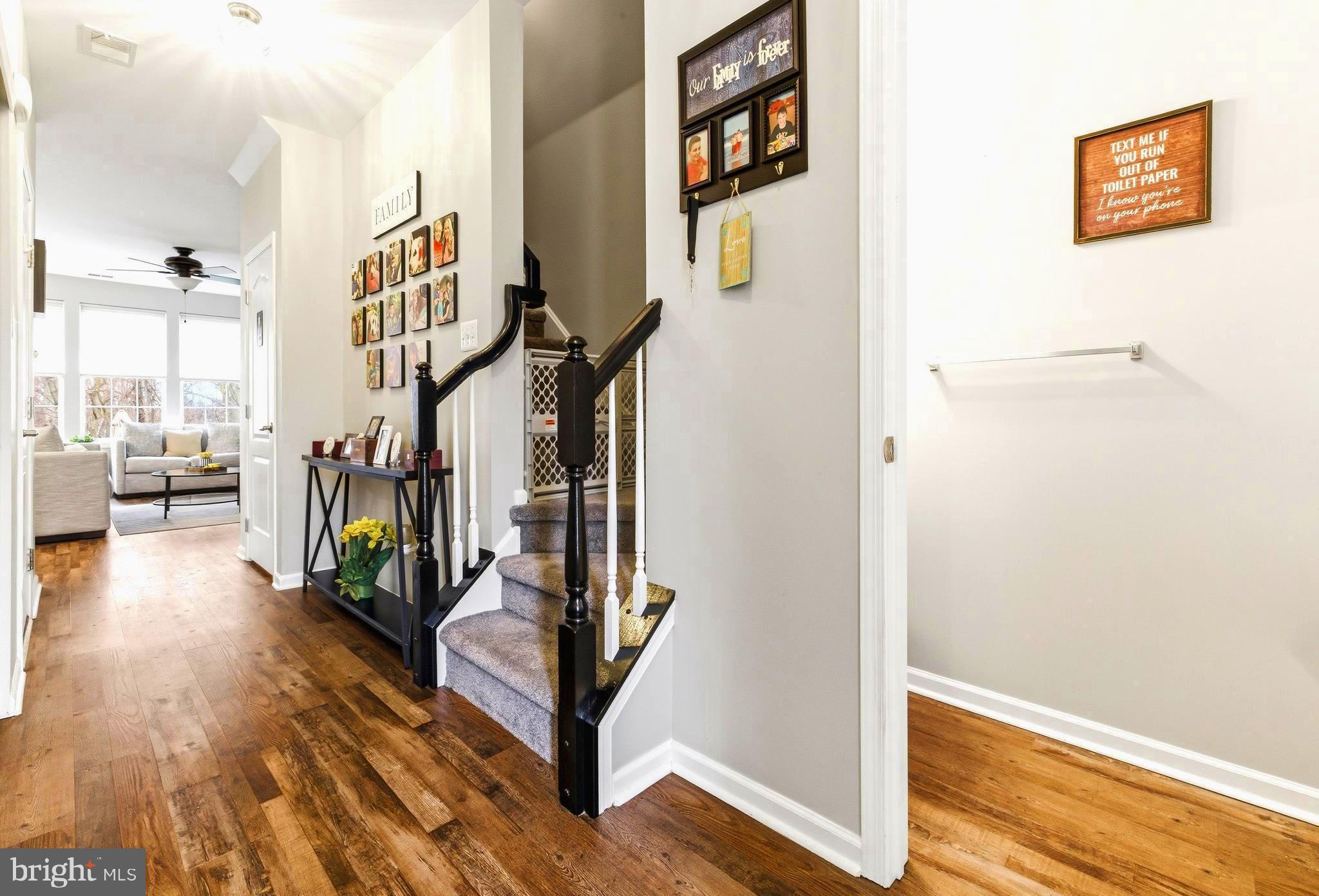 105 Oak Ridge Drive Mount Royal, NJ 08061 - Photo 3 of 22 Foyer