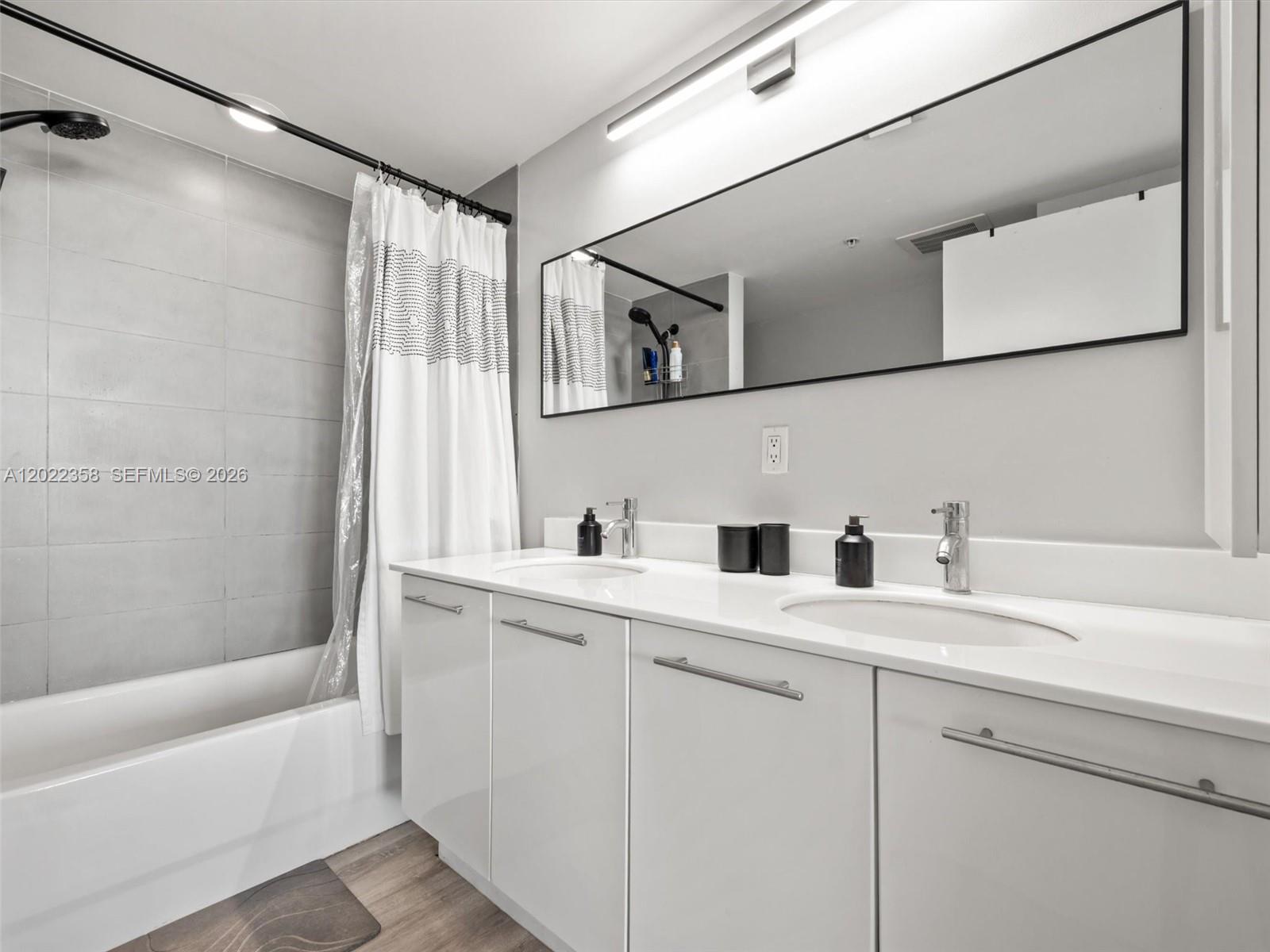 92 Southwest 3rd Street, Unit 1607 Miami, FL 33130 - Photo 17 of 25