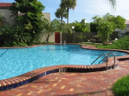 $479,000 | 4724 Southwest 67th Avenue, Unit E10, Miami, FL 33155