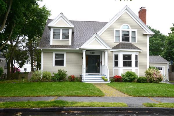 40 Allen Road Swampscott, MA 01907 - Photo 2 of 29 Gallery Image 2