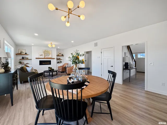 $524,900 | 1621 Rustic Oak Drive, Washington, IL 61571