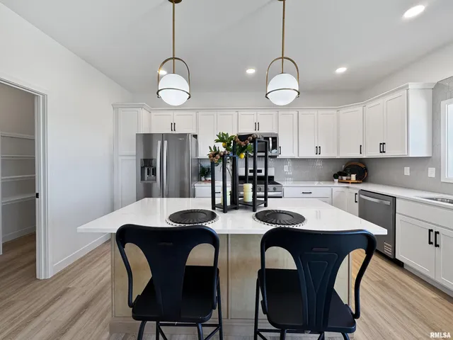 $524,900 | 1621 Rustic Oak Drive, Washington, IL 61571