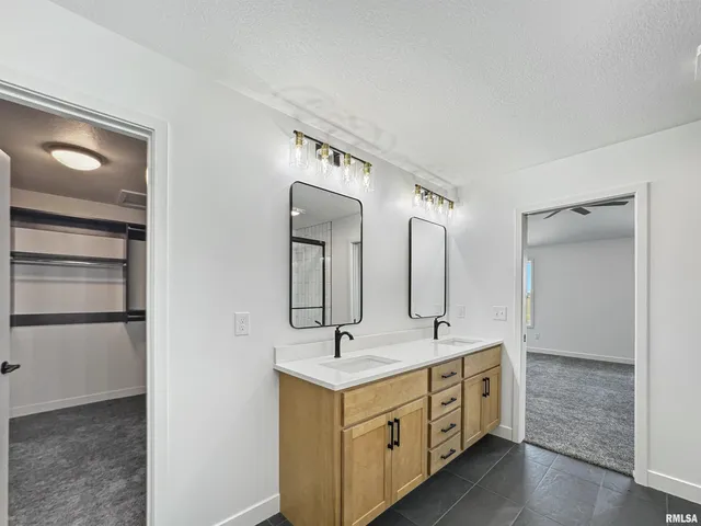 $524,900 | 1621 Rustic Oak Drive, Washington, IL 61571