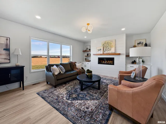 $524,900 | 1621 Rustic Oak Drive, Washington, IL 61571