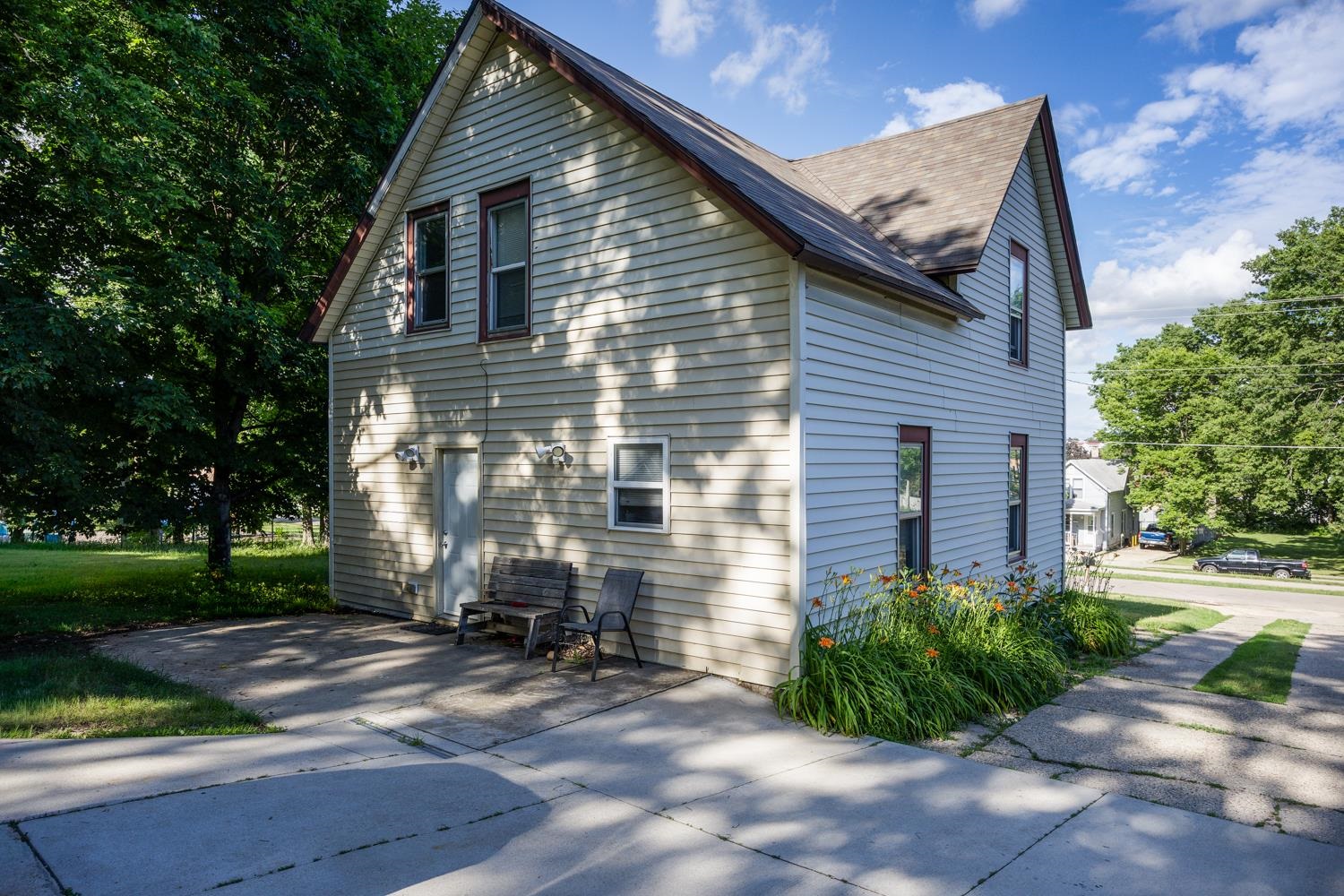 938 5th Street Beloit, WI 53511 - Photo 4 of 23