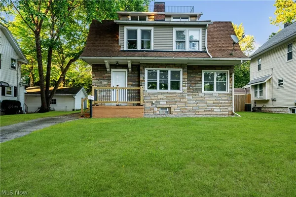 $189,900 | 375 South Firestone Boulevard, Akron, OH 44301
