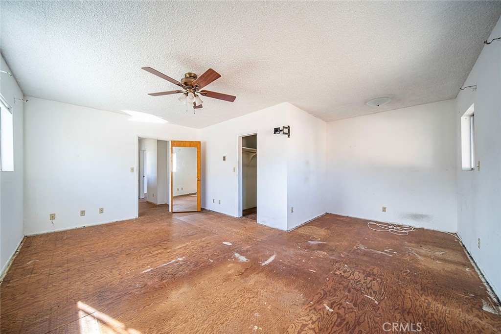 4224 Falcon Avenue Long Beach, CA 90807 - Photo 13 of 16 a view of a livingroom with a ceiling fan