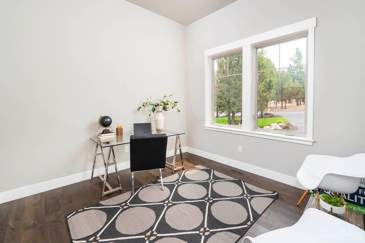 950 Northwest Chelsea Loop Bend, OR 97703 - Photo 9 of 24 Additional Photo