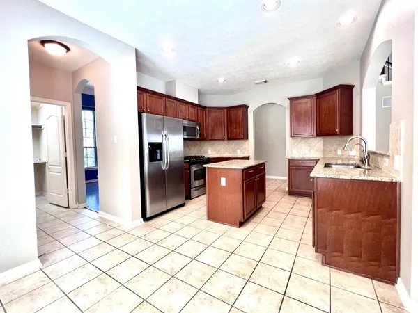 $3,250 | 5110 Shadow Breeze Lane, Katy, TX 77494
