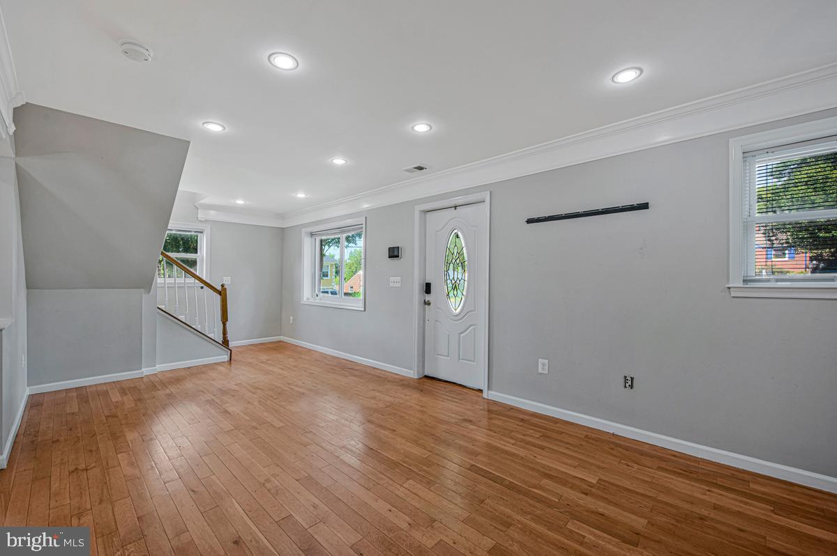 2507 Weisman Road Silver Spring, MD 20902 - Photo 10 of 40 Gallery Image 10