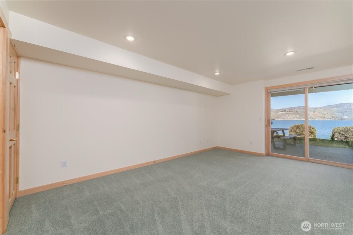 1606 South Lakeshore Road Chelan, WA 98816 - Photo 30 of 39