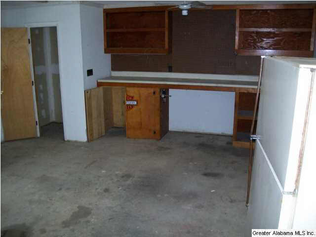 1135 Henry Drive Alabaster, AL 35007 - Photo 4 of 31