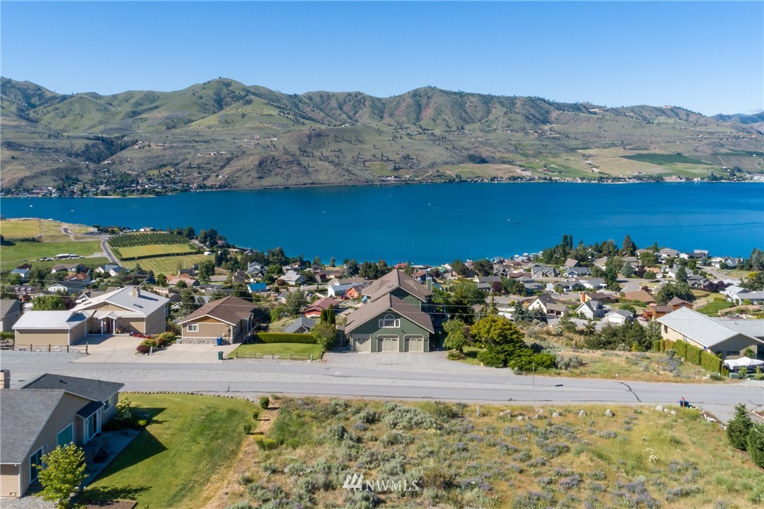120 Pinnacle Place Chelan, WA 98816 - Photo 3 of 25