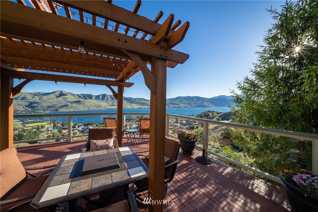 120 Pinnacle Place Chelan, WA 98816 - Photo 4 of 25