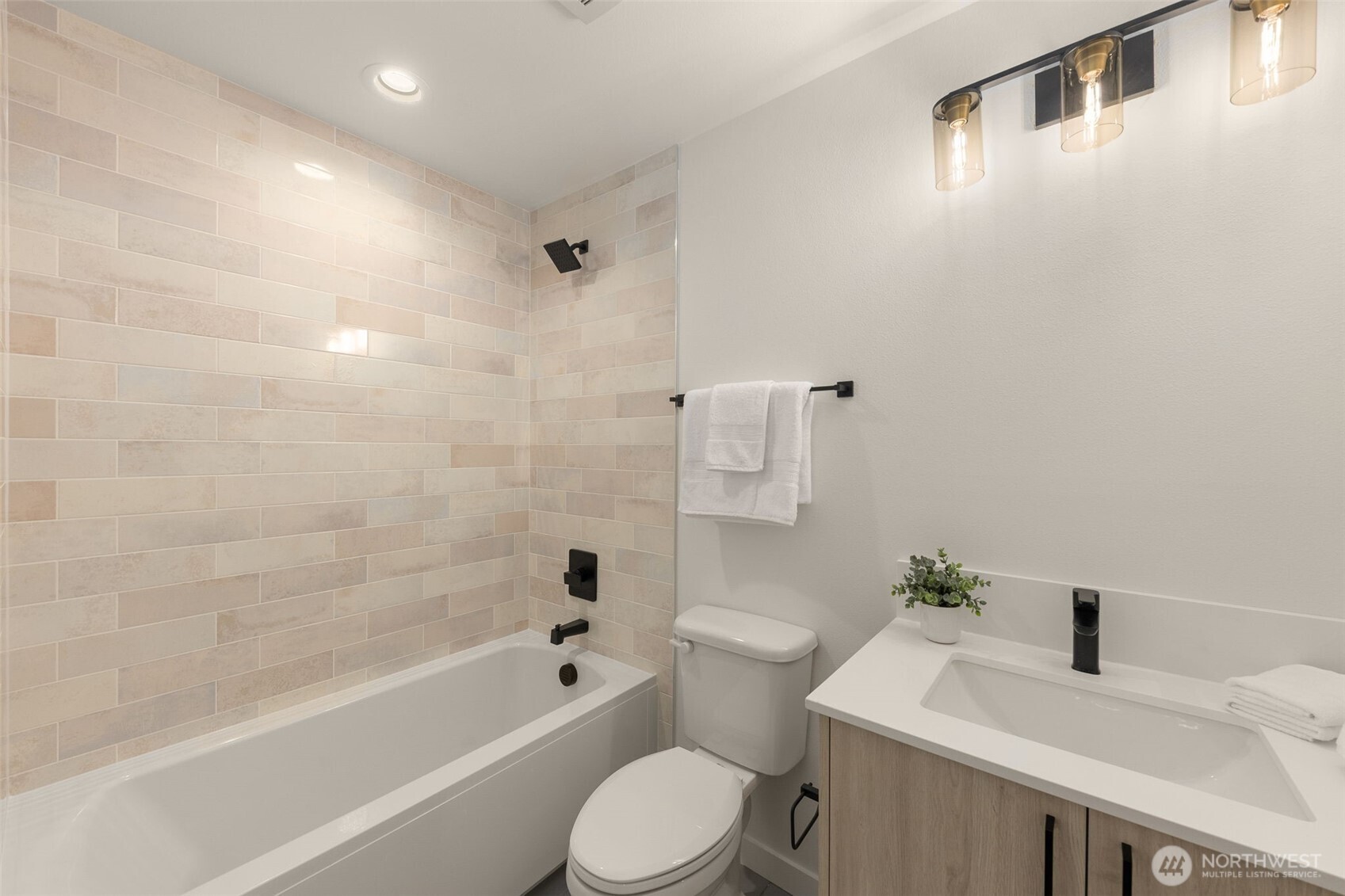 4414 Midvale Avenue North Seattle, WA 98103 - Photo 15 of 20