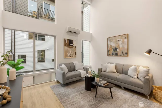 $1,069,950 | 4414 Midvale Avenue North, Seattle, WA 98103