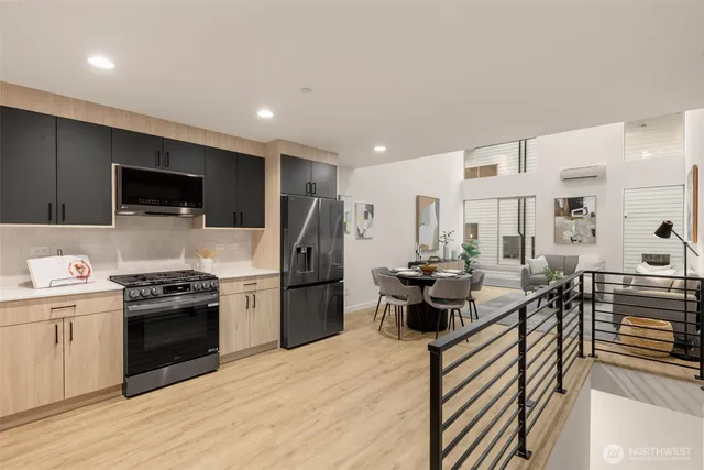 $1,069,950 | 4414 Midvale Avenue North, Seattle, WA 98103