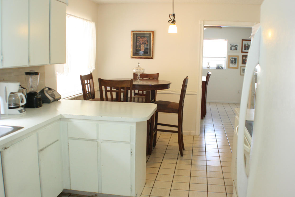 23070 Southwest 55th Avenue Boca Raton, FL 33433 - Photo 6 of 14 Kitchen