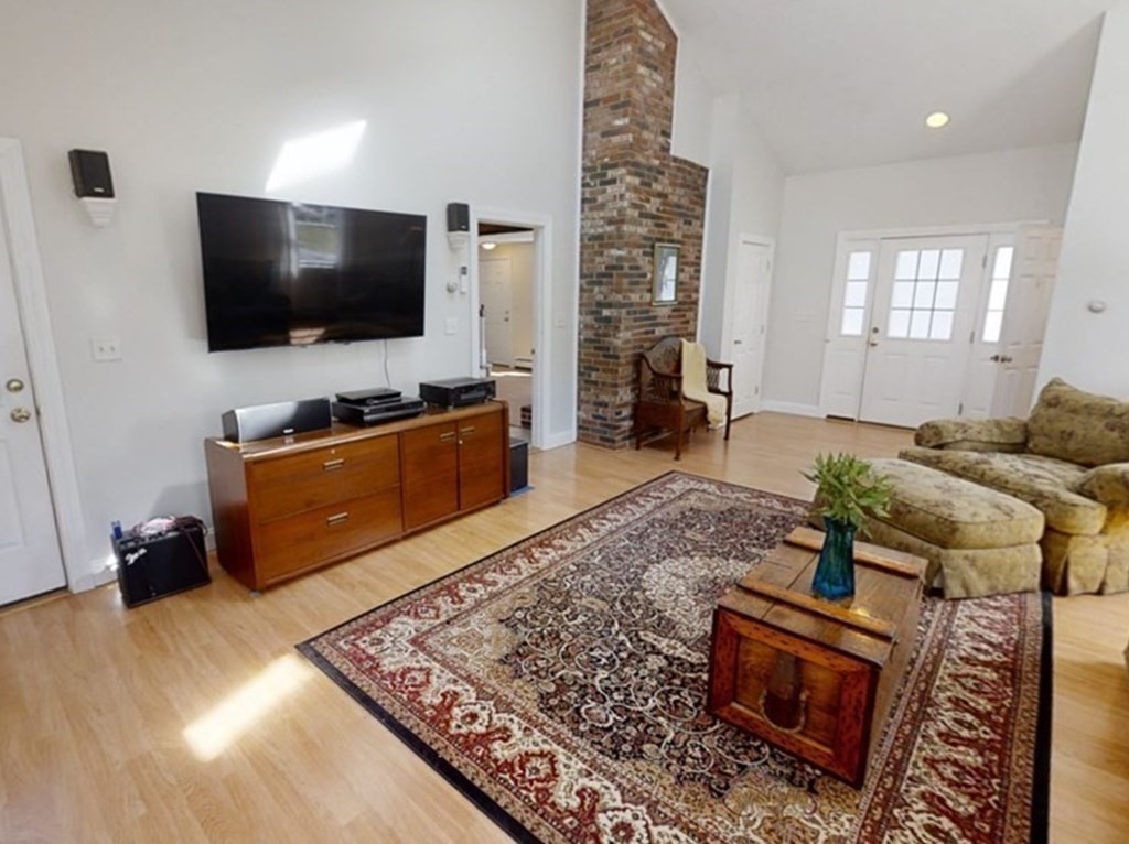 181 Chapman Road Tewksbury, MA 01876 - Photo 3 of 34 Gallery Image 3