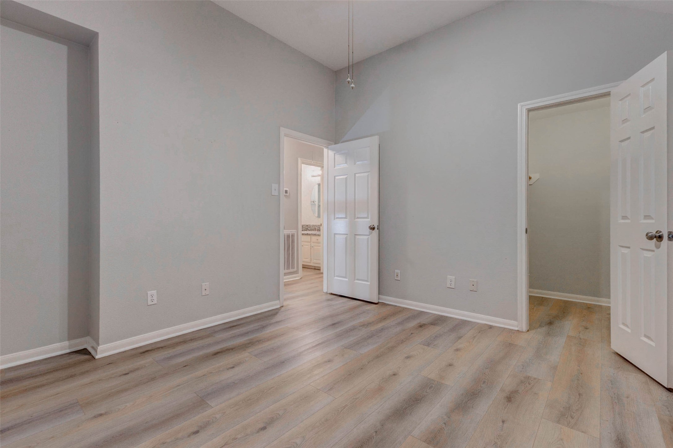 1723 Park Ridge Drive Katy, TX 77450 - Photo 19 of 28 2ND FLOOR/SECOND BEDROOM