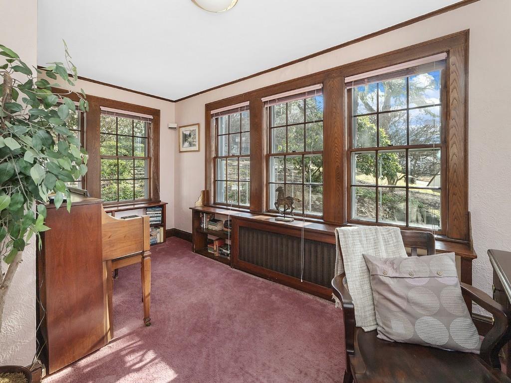 61 Oldham Road Newton, MA 02465 - Photo 5 of 23 Gallery Image 5