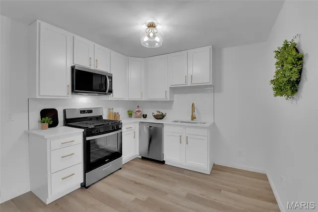 $339,900 | 504 Thornlea Court, Ballwin, MO 63011