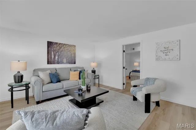 $349,900 | 504 Thornlea Court, Ballwin, MO 63011