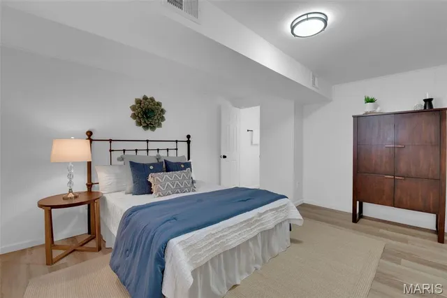 $349,900 | 504 Thornlea Court, Ballwin, MO 63011