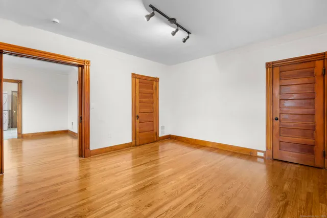 $2,200 | 32 Oak Avenue, Unit A, Shelton, CT 06484