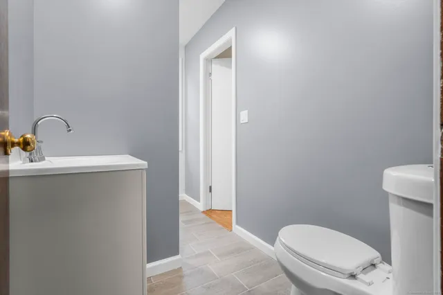 $2,200 | 32 Oak Avenue, Unit A, Shelton, CT 06484