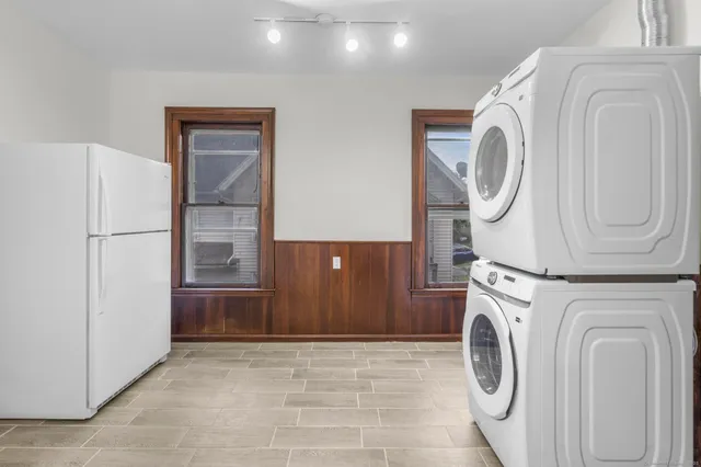 $2,200 | 32 Oak Avenue, Unit A, Shelton, CT 06484