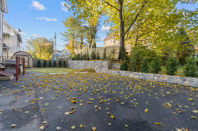 $2,200 | 32 Oak Avenue, Unit A, Shelton, CT 06484