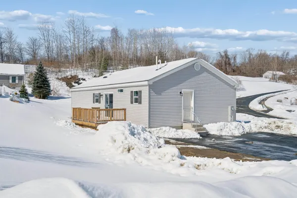 $521,400 | 169 Butternut Road, Hartford, VT 05001