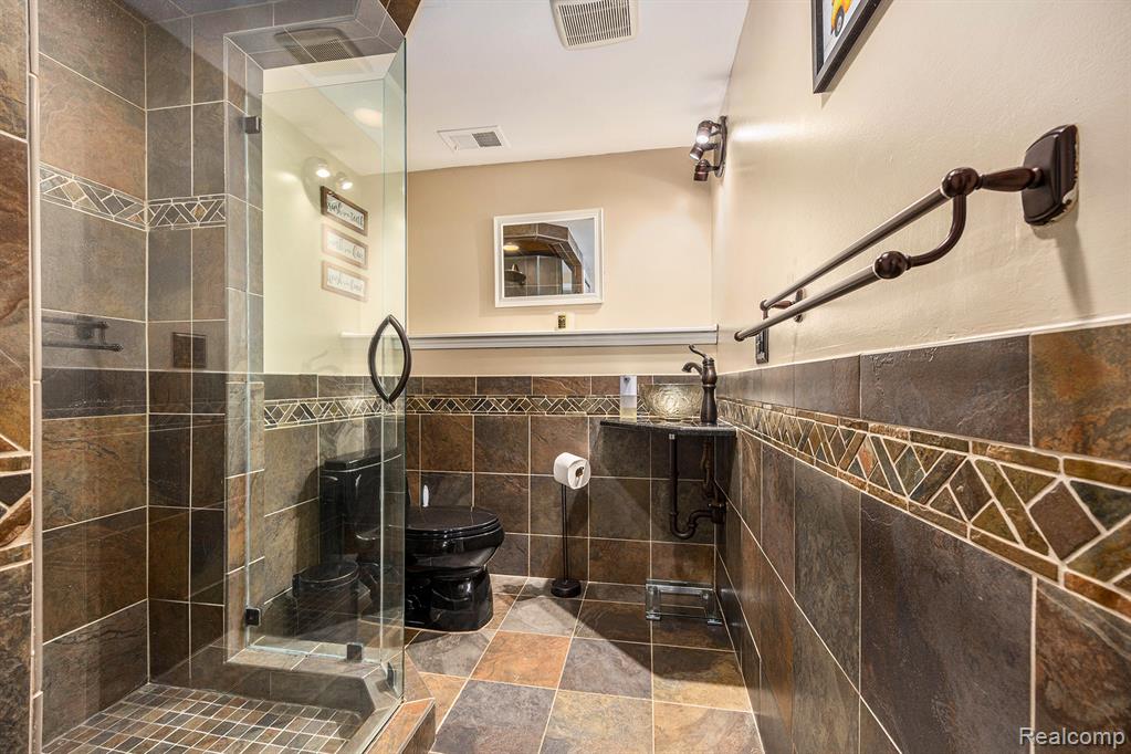 47751 Chrys Road Macomb, MI 48044 - Photo 14 of 33