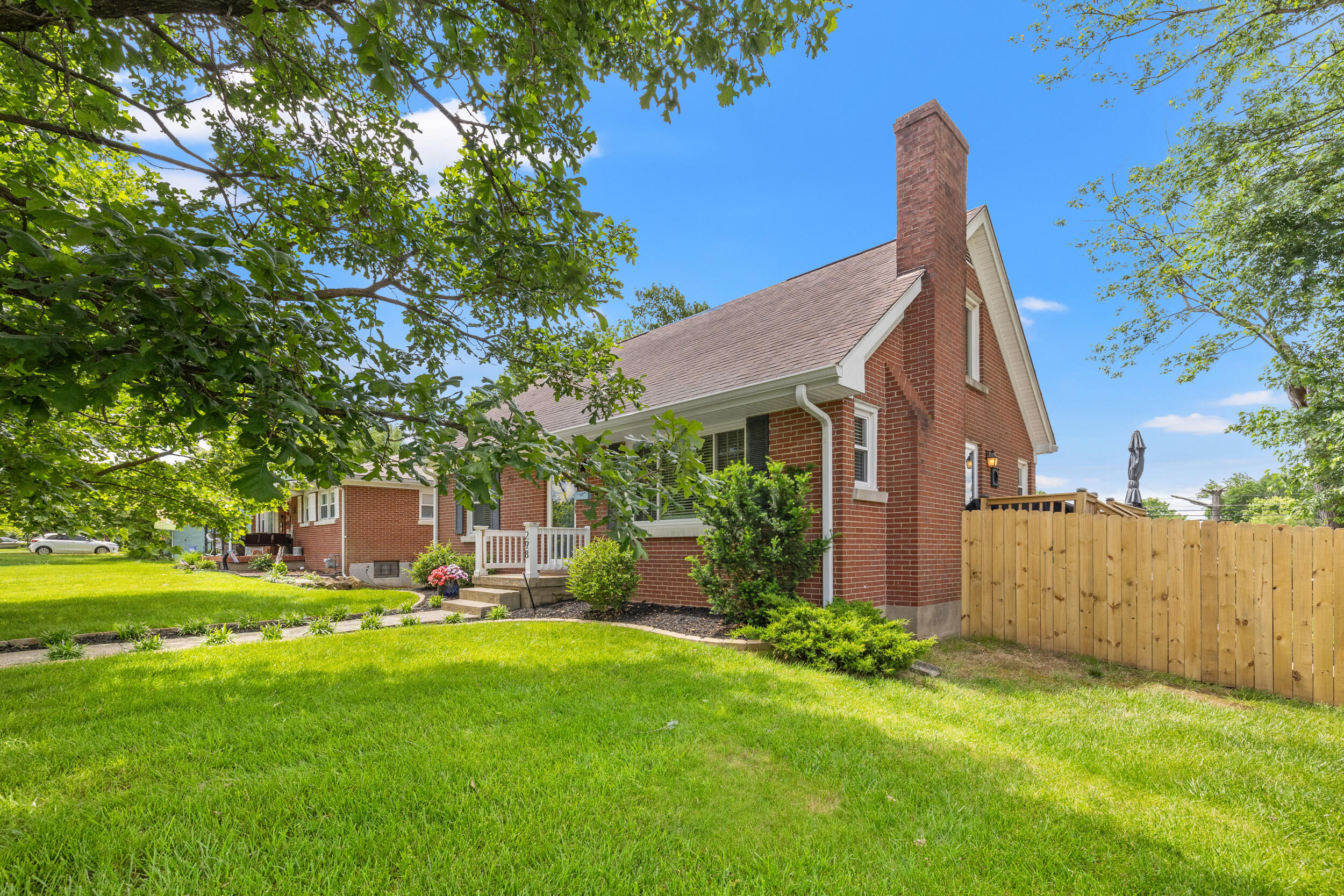 298 Hill N Dale Road Lexington, KY 40503 - Photo 3 of 35 img_1249